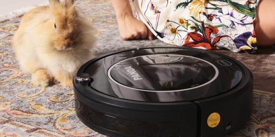 Robotinis dulkių siurblys naminių gyvūnėlių plaukams valyti (nuotrauka)