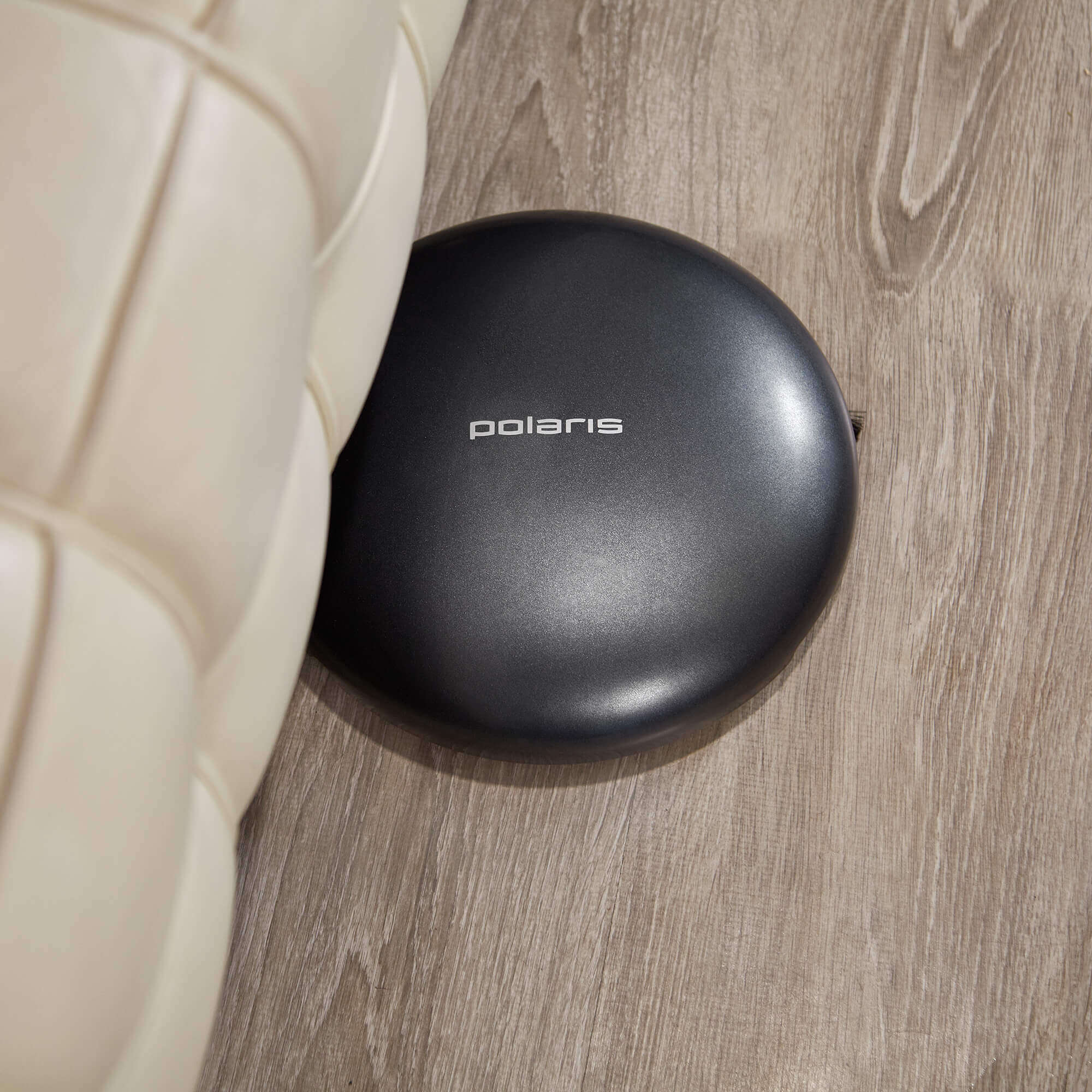 Valymas po baldais Valymas po baldais