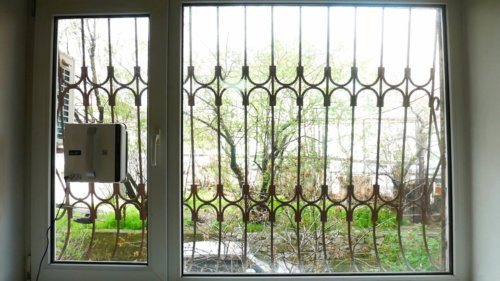 Vidutinio dydžio lango plovimas