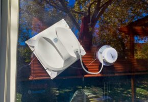 „Ecovacs Winbot X“: belaidis langų valymo robotas su unikalia saugos sistema