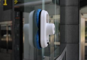 10 geriausių langų valymo robotų 2020 m.