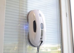 Hobot 368: Podroben pregled in test na različnih površinah