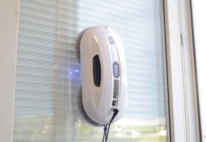 Hobot 368: A detailed review and test on various surfaces