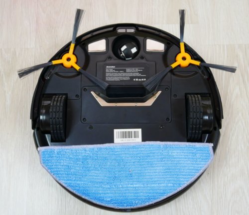 Vaizdas iš apačios (su servetėle)