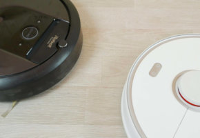 Roboto vakuuminės navigacijos palyginimas: Lidaras ir kamera