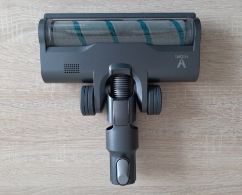 Platus šepetys viršuje