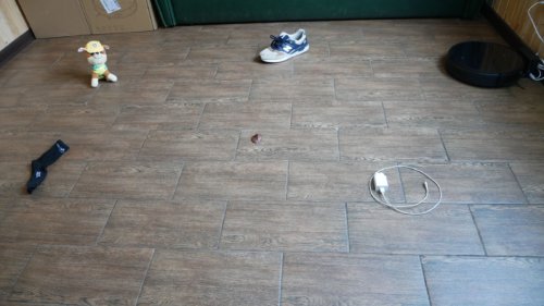 Objektų atpažinimas ant grindų