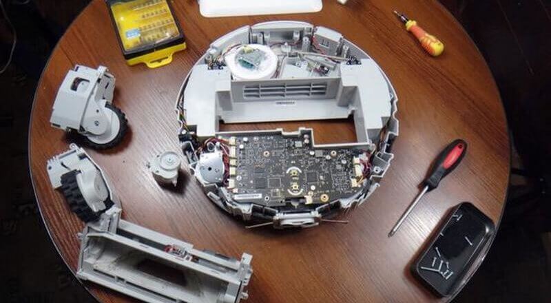 Zakaj ne bi smeli kupiti robotskega sesalnika Xiaomi