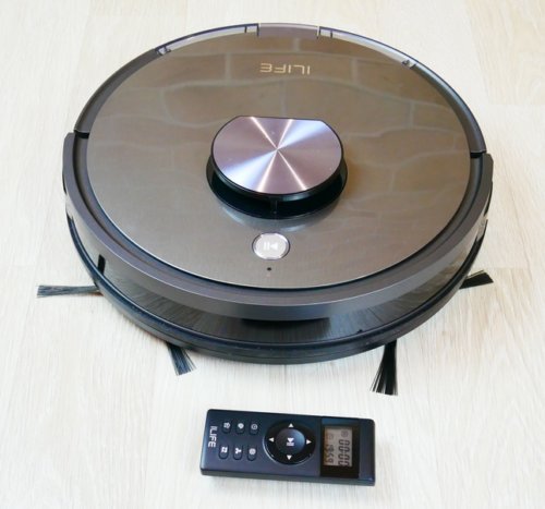 Robotas ir nuotolinio valdymo pultas