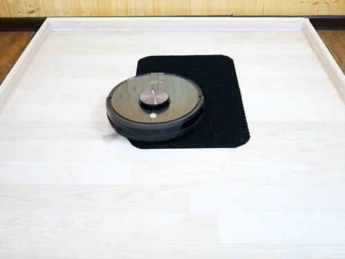 Važiuojant per tamsias grindų zonas