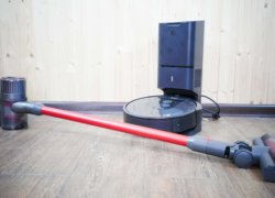 Kas geriau: robotinis dulkių siurblys ar vertikalus dulkių siurblys?