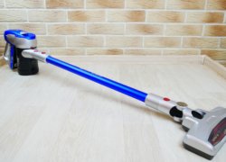 „Polaris PVCS 1102 HandStickPRO“: galingas rankinis dulkių siurblys su visu priedų rinkiniu