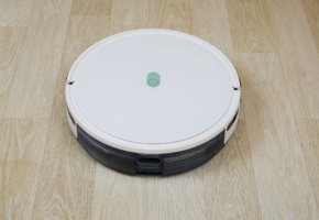 „Yeedi K650“: Įperkamas robotas dulkių siurblys iš „AliExpress“ su šlapio valymo funkcija.