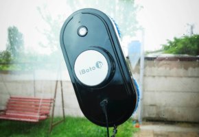 „iBoto Win 389 Ultrasonic“: robotinis langų valytuvas su purkštuvu