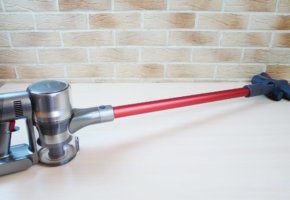 „Dreame T20“: vertikalus dulkių siurblys, kuris gerai išsiurbia kilimus ir juos atpažįsta