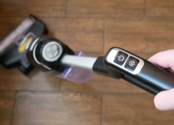 „Liectroux i5 Pro“: belaidis, savaime išsivalantis dulkių siurblys su kilimų šepečiu