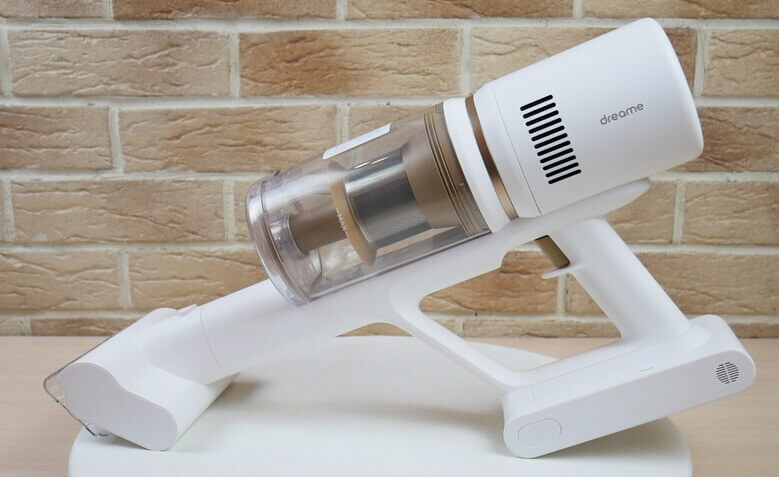 Dulkių siurblys su baldų valymo priedu