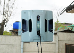 Hobot 2S Ultrasonic: Robotski čistilec oken z dvojnim sistemom za dovajanje tekočine