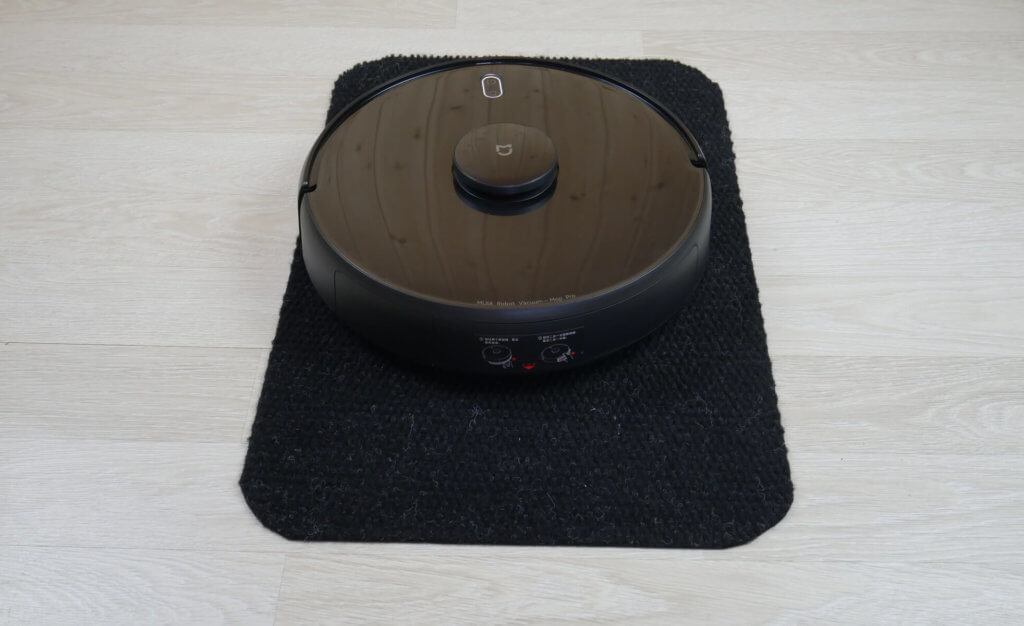 Važiavimas tamsiais paviršiais