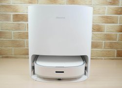 „Dreame Bot W10“: SKALBIMO robotas dulkių siurblys, kuris skalauja servetėles stotelėje