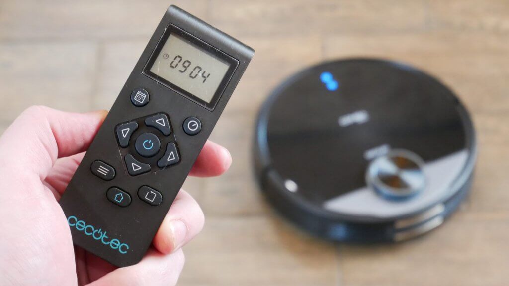 Roboto dulkių siurblio valdymas nuotolinio valdymo pultu