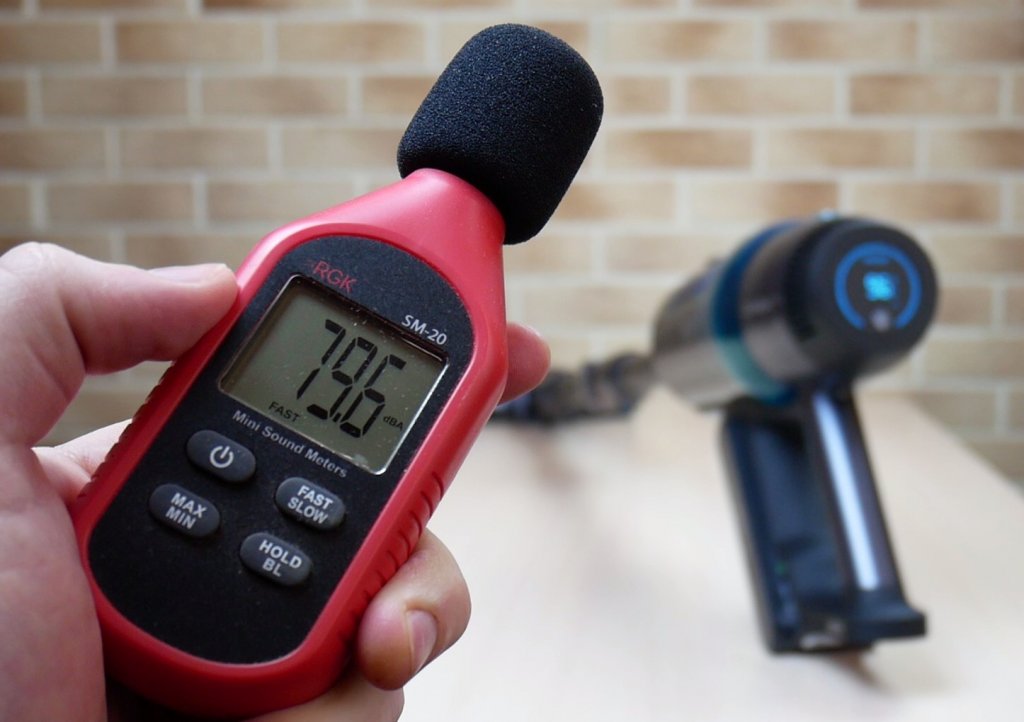 „Cecotec Conga RockStar 900 Ultimate ErgoWet“ triukšmo lygis