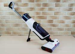 Roborock Dyad: vertikalni sesalnik z učinkovitim čistilnim modulom