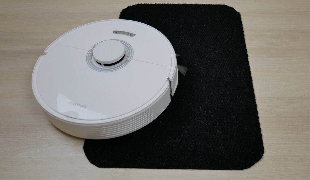 Važiavimas tamsiais paviršiais