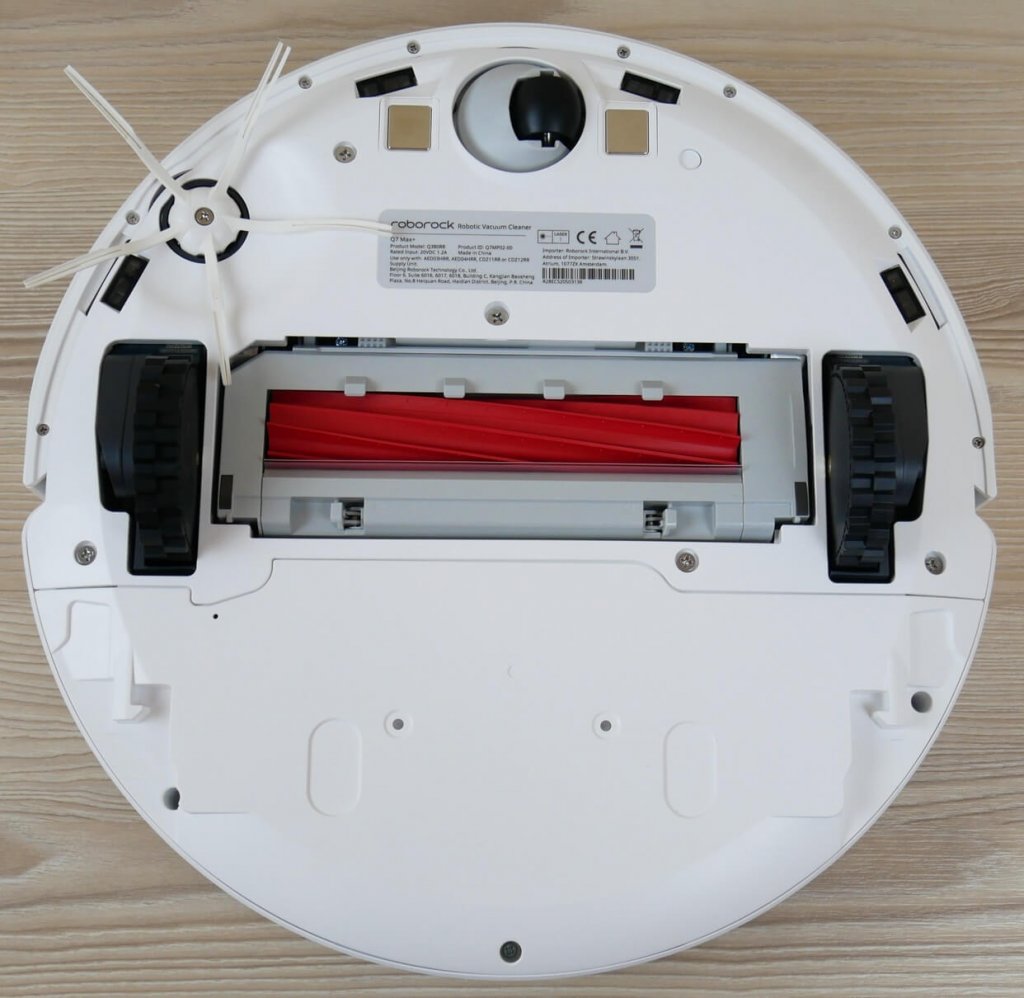 „Roborock Q7 Max+“ vaizdas iš apačios