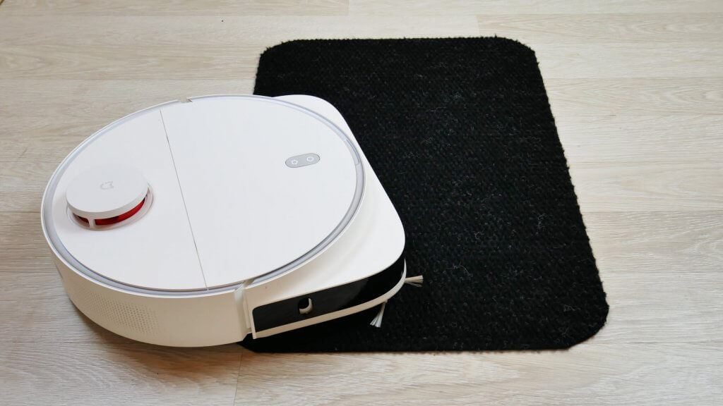 Važiavimas tamsiais paviršiais