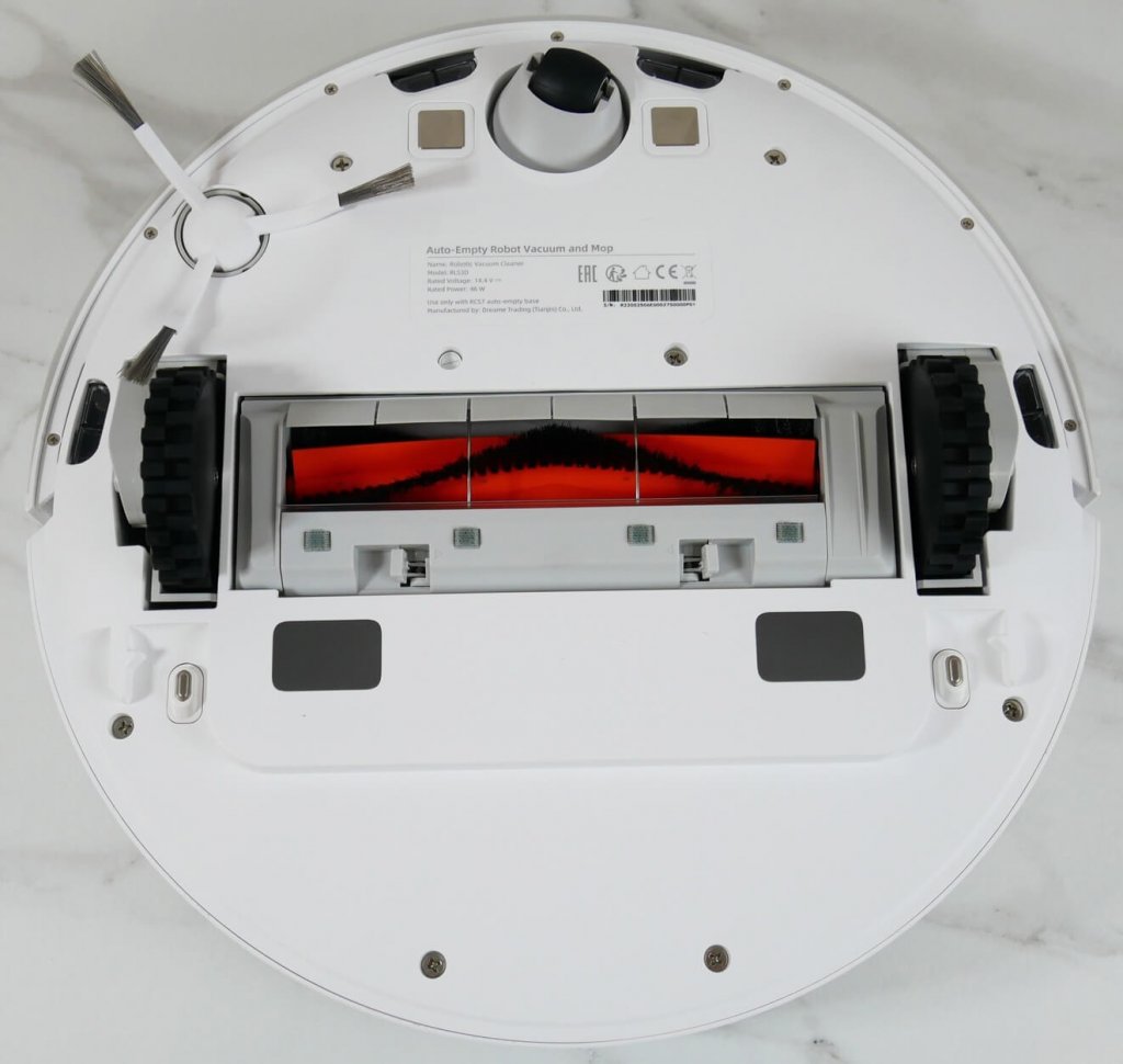 Dreame Bot D10 Plus: vaizdas iš apačios