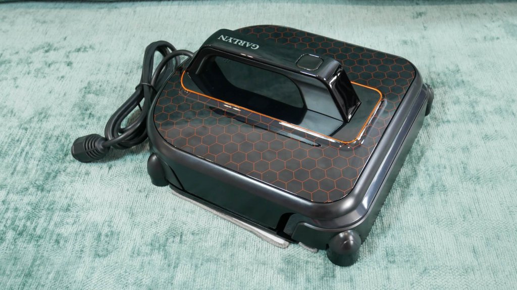 Vista lateral de GARLYN MaxClean