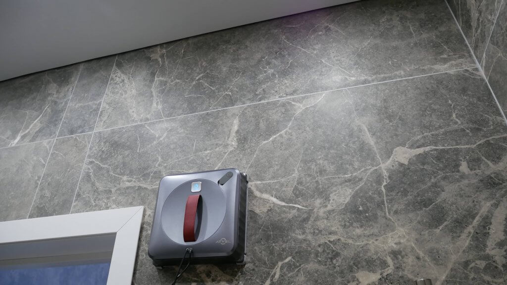 Plytelių sienų plovimas