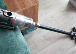 PUPPYOO T12 Plus Rinse: Galingas vertikalus dulkių siurblys su grindų blizgikliu ir efektyviu nešvarumų surinkimo antgaliu