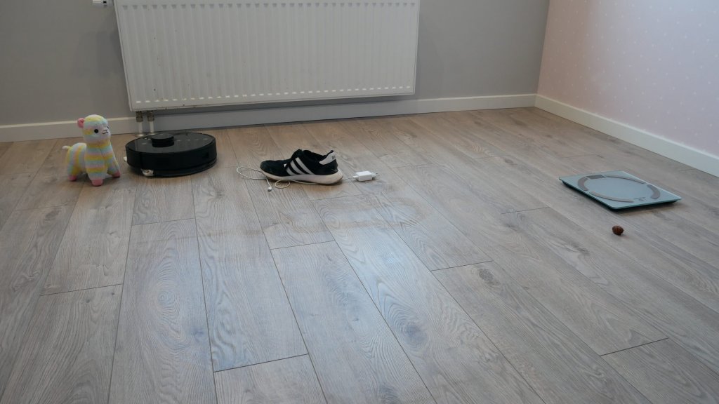 Atpažinti objektus ant grindų