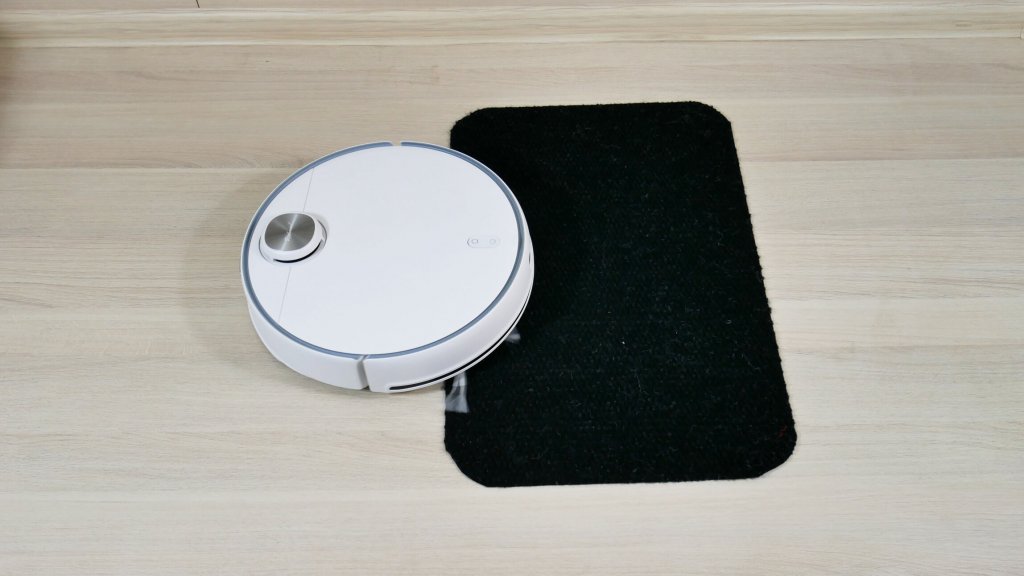 Važiavimas juodais paviršiais