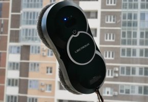 „Liectroux HCR10“: ekonomiškas robotinis langų valytuvas su automatiniu vandens tiekimu