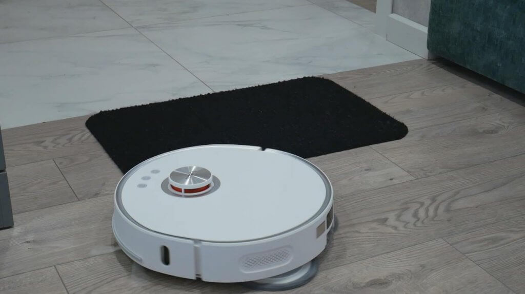 Važiavimas juodais paviršiais