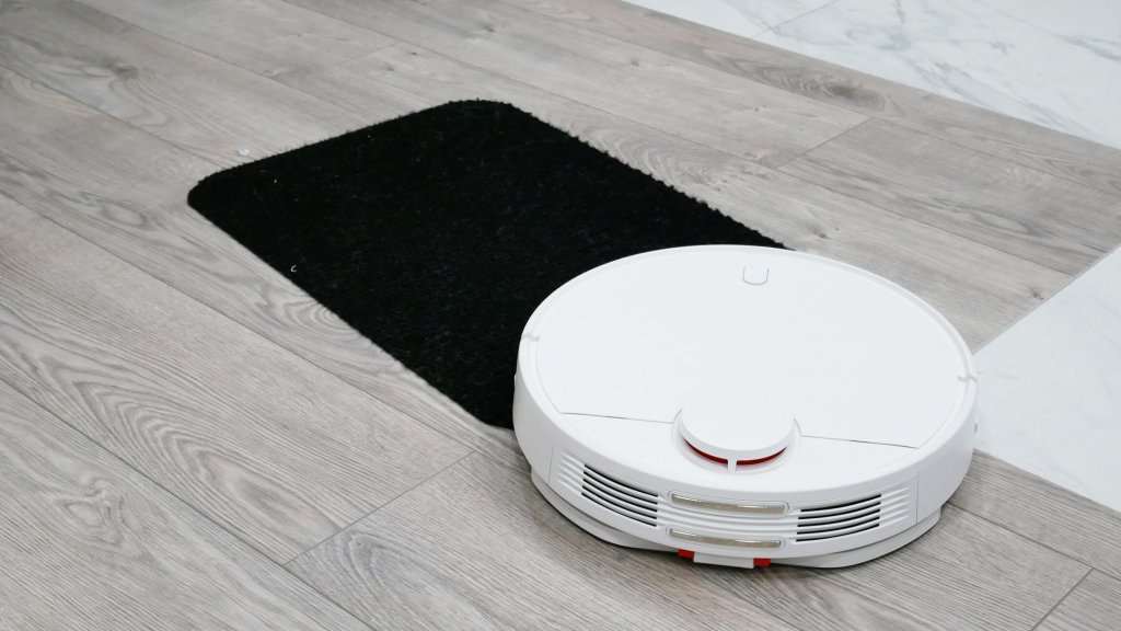 Važiavimas juodais paviršiais