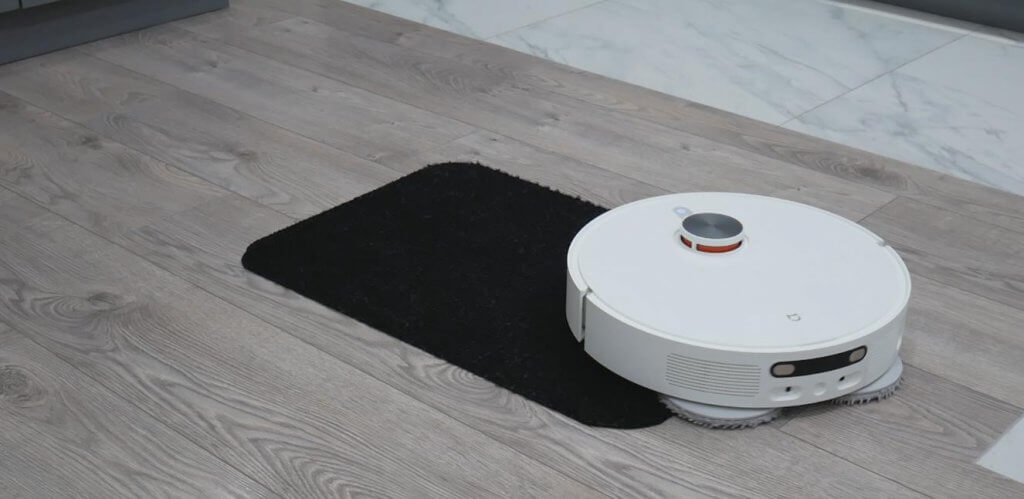 Važiavimas juodais paviršiais