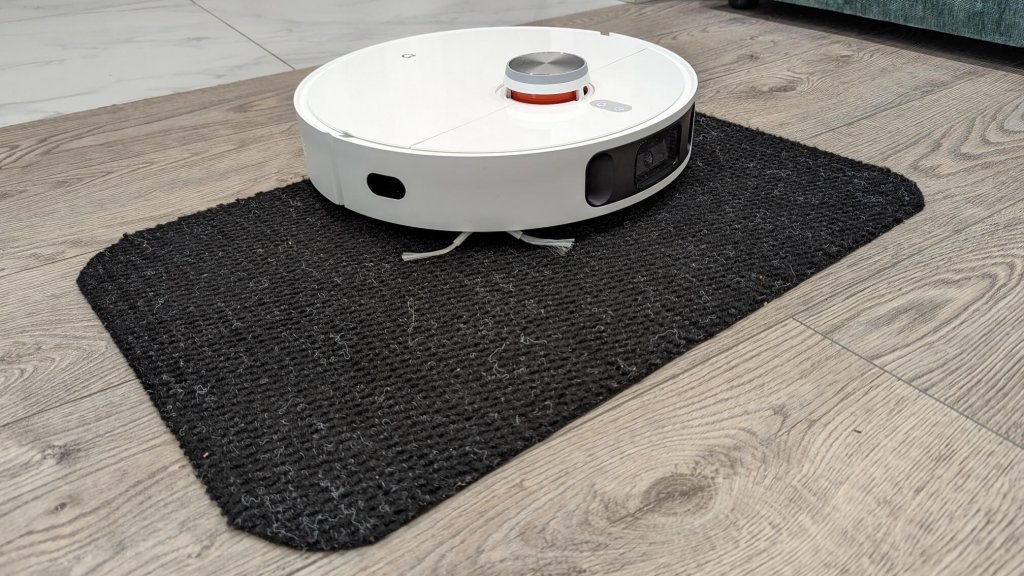 Važiavimas juodais paviršiais