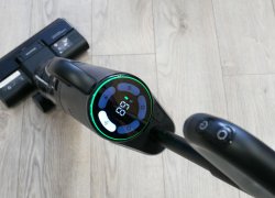 „Dreame M12“: vertikalus šlapio valymo dulkių siurblys su rankinio siurbimo funkcija