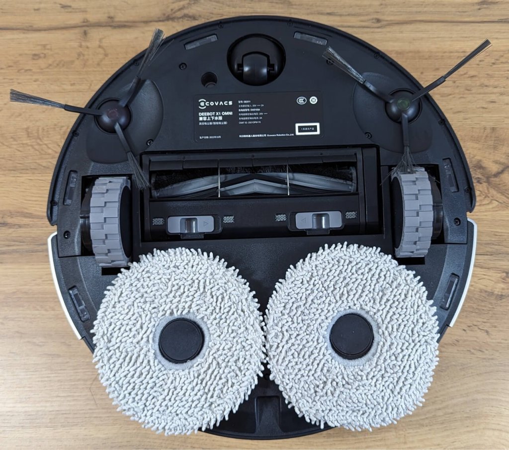 „Ecovacs Deebot X1 Omni“: vaizdas iš apačios