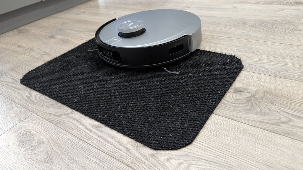 Važiavimas per juodus paviršius