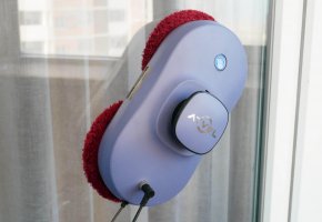 „Atvel Zorro Z6“: stilingas ir nebrangus langų valymo robotas