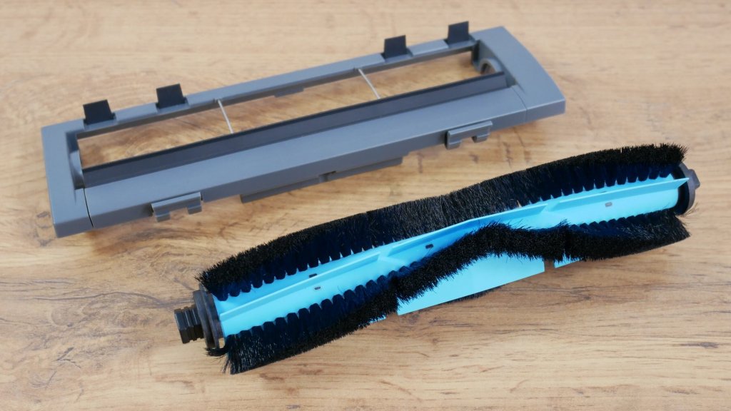 Hobot LEGEE-D8: Centralna krtača