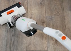 iLIFE W90: BIUDŽETINIS dulkių siurblys grindų plovimui ir sausam valymui