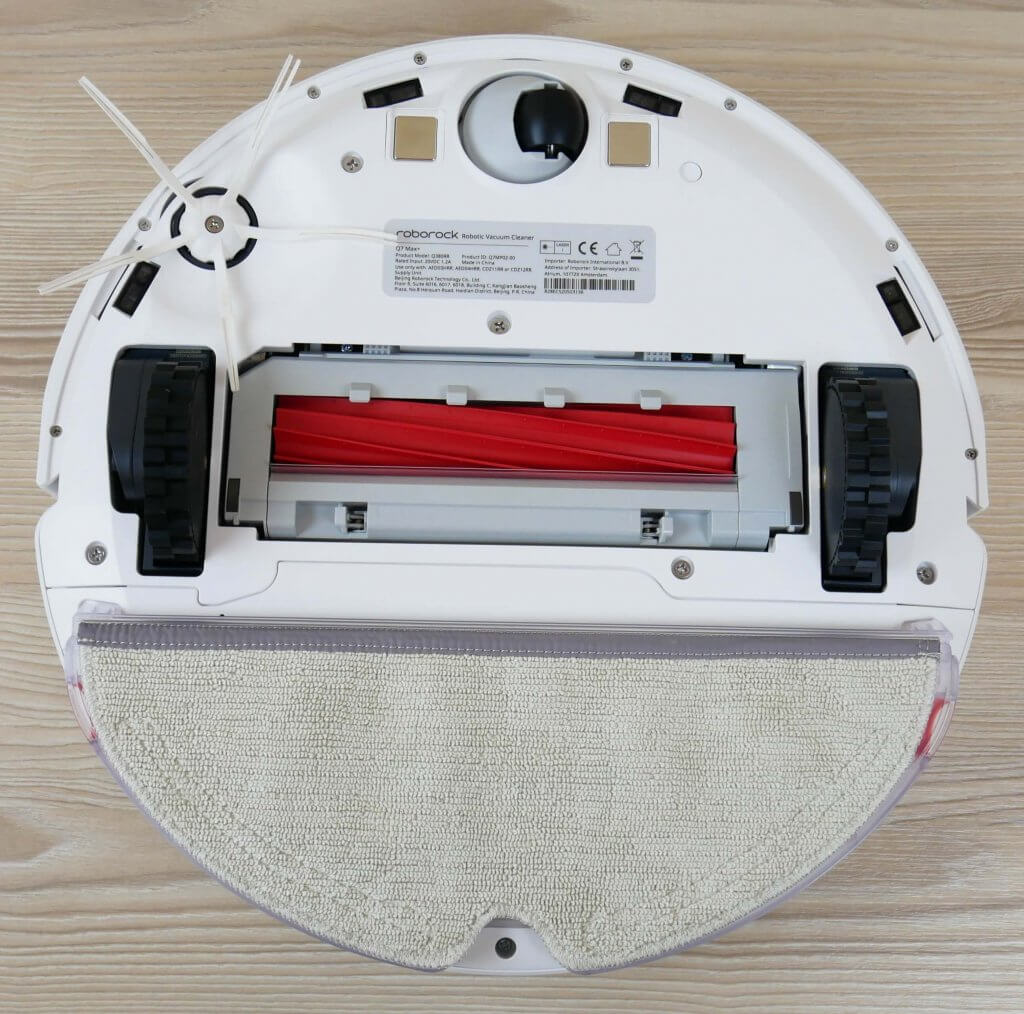 „Roborock Q7 Max“: vaizdas iš apačios