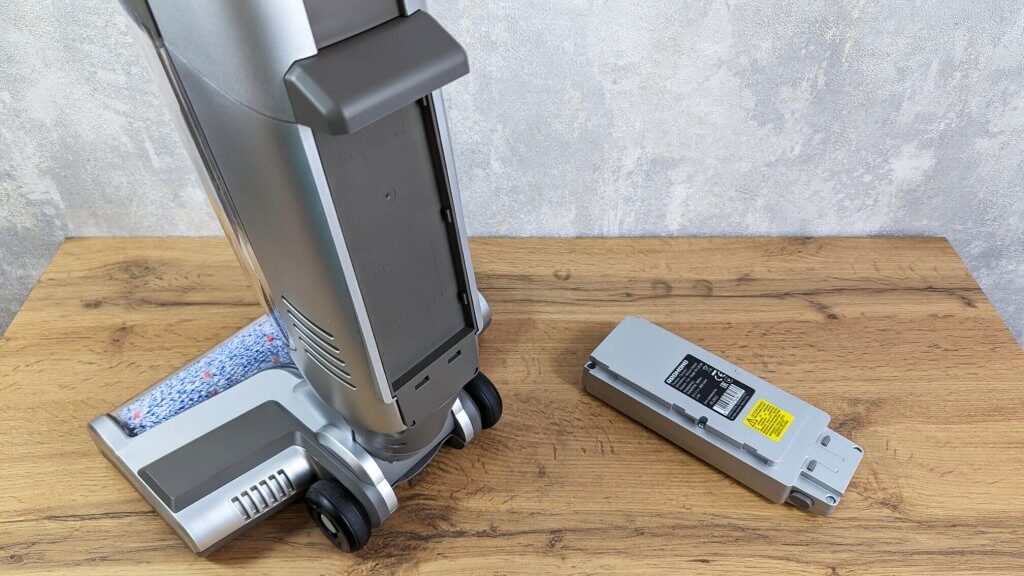 REDMOND RV-UR368: Išimama baterija