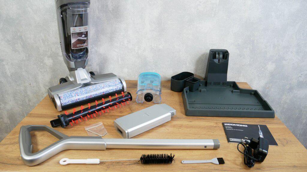 REDMOND RV-UR368: Įranga